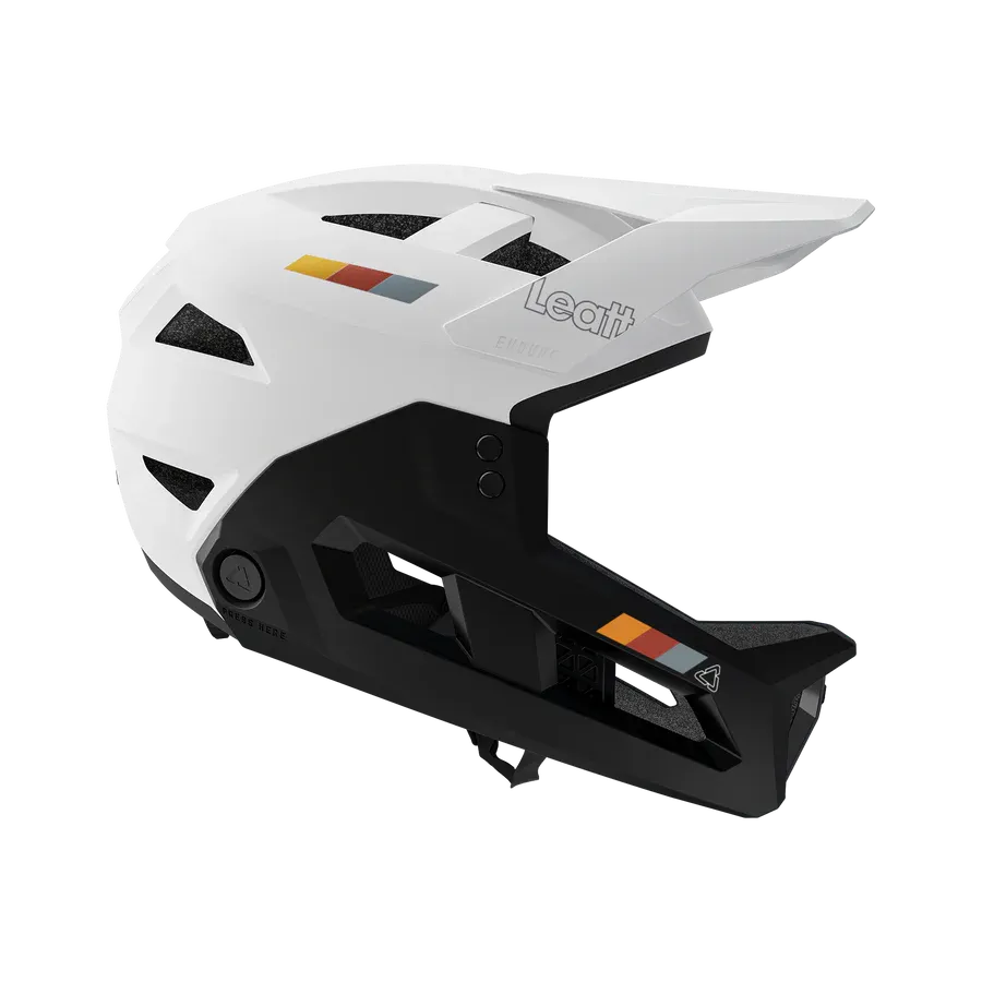Leatt_2026_HelmetMTB_2.0Enduro_White_Right_1023014950_f4ea2183-632c-4bbd-98ce-5a3b280e3ffc.webp