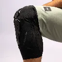 Leatt_Protection_KneeGuard_6.0EVO_Black_Mood9_50260111210_2c2fcb12-e52d-434b-b9c1-f3aab8554120.webp