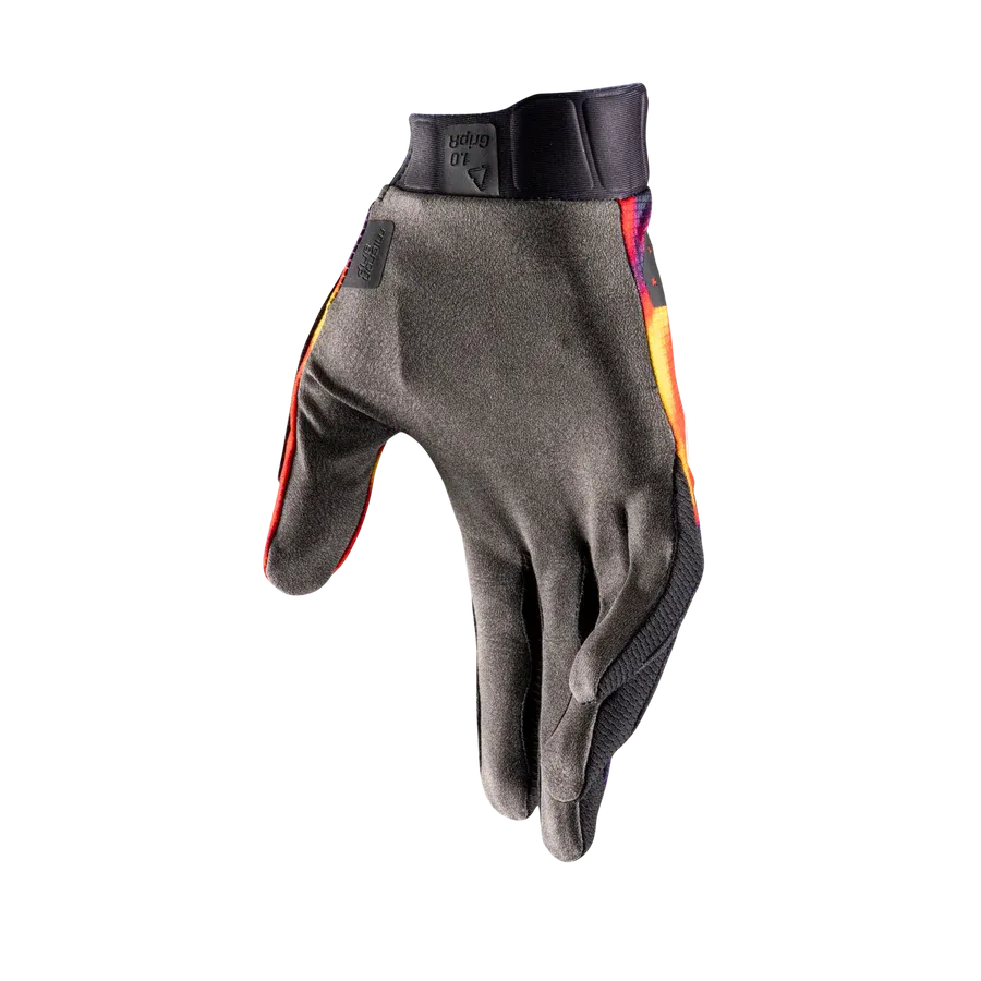 Leatt_Glove_MTB_1.0_GripR_Heatmap_Red_RightFront_6026057170_b0c1a7c7-2653-4b0e-b33b-f477de8f9bed.webp