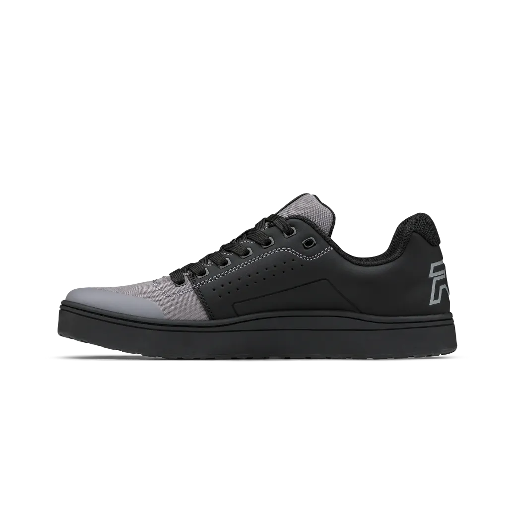 imgi_6_M-Livewire-Charcoal-03.webp