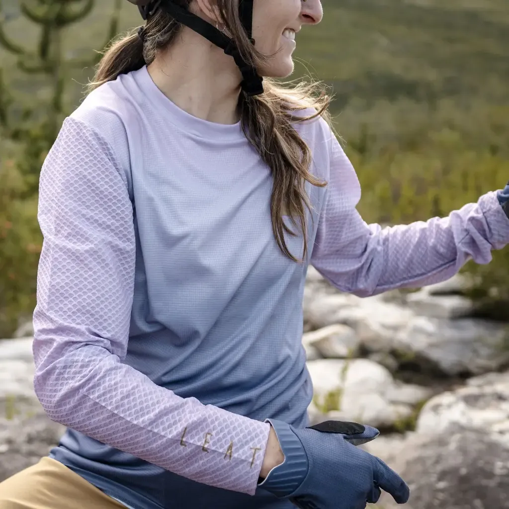 Leatt_2026_JerseyMTB_3.0TrailLongSleeveWomen_CosmicBlue_4_5026058630_b592116d-af69-47c5-8702-a7e6062.webp