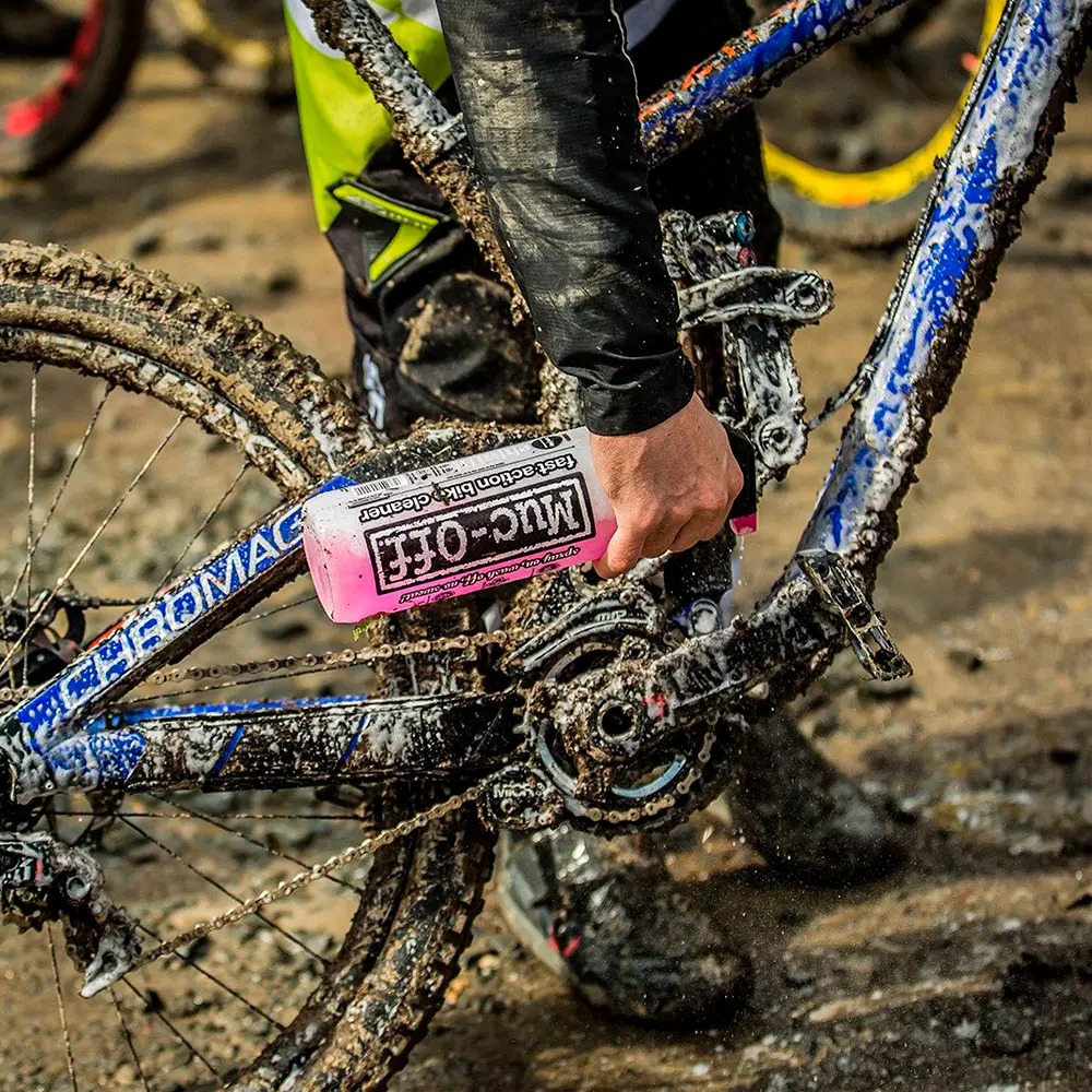 Muc-Off-Limpiador-de-bicicleta-1L-Spray-Acción-1.webp